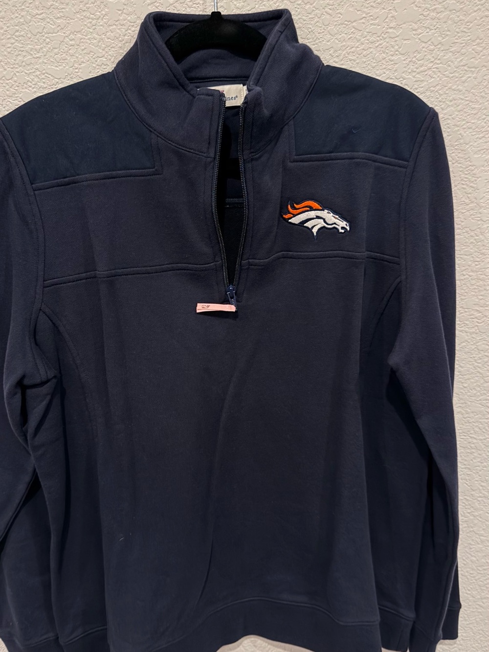 Vineyard Vines Women’s  Navy Denver Broncos Quarter-Zip Pullover